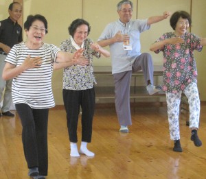 「地区福祉会で七夕飾りを作りました。」に関する画像